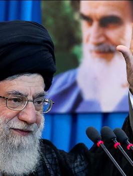 خامنئي طلب من الاسد عدم الرحيل 