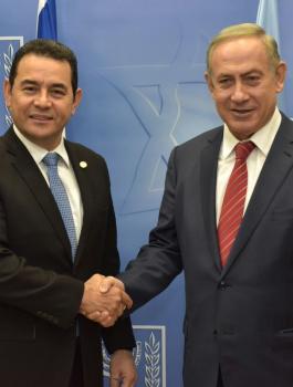 رئيس غواتيمالا المتهم بالفساد اعترف بالقدس عاصمة لإسرائيل للتقرب من أمريكا