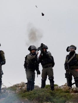 مواجهات واعتقالات في الضفة الغربية فجر اليوم 