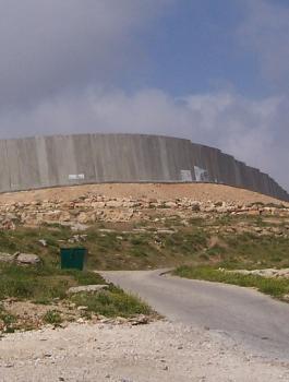 تقرير: مساع إسرائيلية لفصل 22 قرية عن القدس