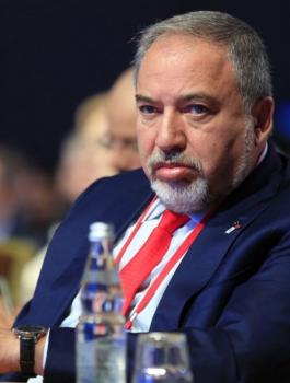 ليبرمان والوقد الى غزة 