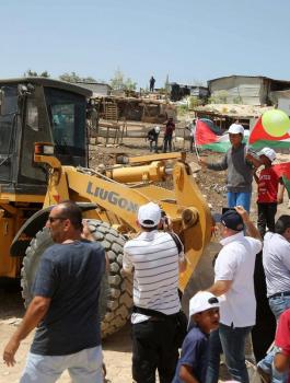 هدم الخان الاحمر في القدس 