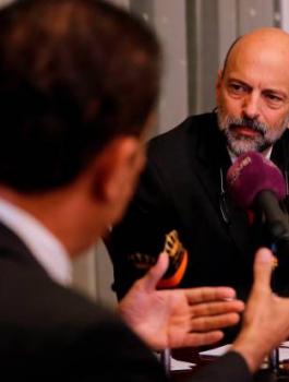 رئيس الحكومة الأردنية الجديد يردُّ على شاب سأله ما إذا كانت البلاد ستتطور تحت إدارته