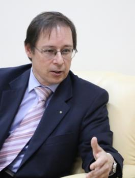 السفير حيدر آغانين