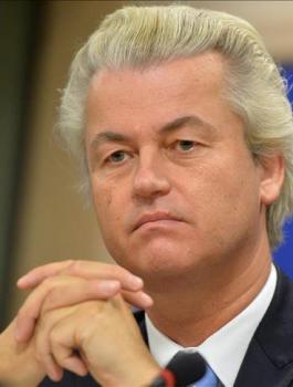 هولندي متطرف ينظم مظاهرة احتجاج على اختيار عمدة مسلم