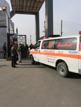 مصر تعيد 8 جرحى إلى غزة لوجود مشكلات في جوازاتهم