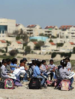 هدم الخان الاحمر في القدس 