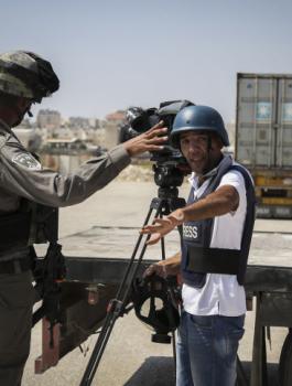 احتجاز صحفيين في الاغوار 