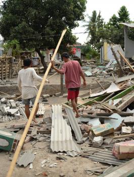 زلزال يضرب اندونيسيا  