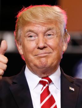 "تويتر" تحرم ترامب من التغريد بأكثر من 140 حرفاً