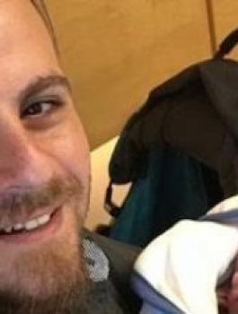 شاب من رام الله يطلق اسم بشار الأسد على مولوده الجديد 