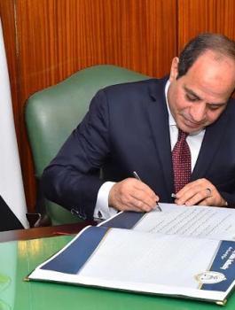 السيسي يوقع على قانون يمنع ملاحقة قادة الجيش
