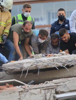 زلزال في ازمير التركية 