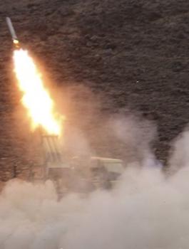 اطلاق صواريخ حوثية على  السعودية 