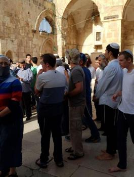 اقتحام المستوطنين للمسجد الأقصى المبارك 