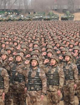 الجيش الصيني يزرع الأشجار