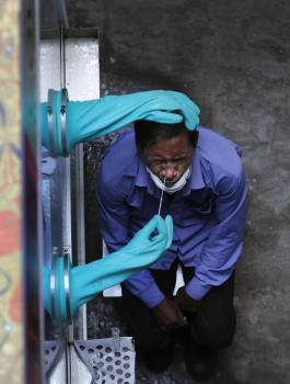 الاصابات بفيروس كورونا في الهند 