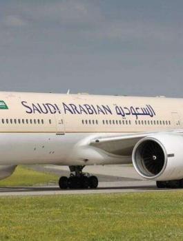 قصف مطار ابها السعودي 