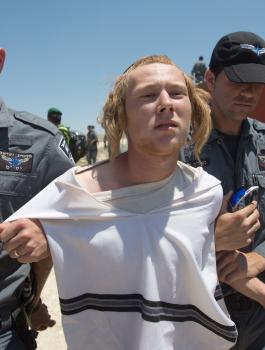 اخلاء عمونا 