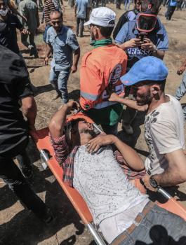 اصابة مواطنين على حدود غزة