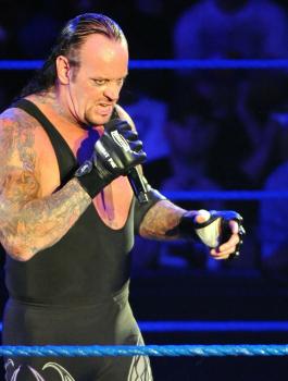 المصارع العالمي "أندرتيكر" في السعودية