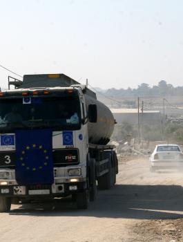 نتنياهو وامدادات الوقود الى غزة 