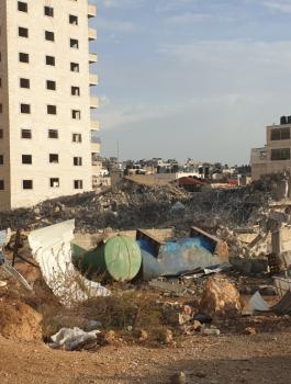 هدم في مخيم قلنديا 