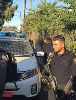 اخطار عائلات مقدسية في حي الشيخ جراح 