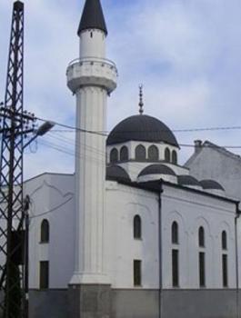 رغم احتجاجات كبيرة من المسلمين هناك.. السلطات الصربية تهدم مسجدًا اليوم