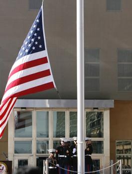 امريكا والسفارة في العراق 