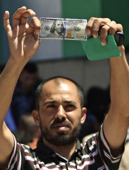 الاموال القطرية في غزة والضفة الغربية 