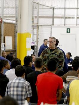 أمريكا تعلن استضافة 20 ألف طفل  مهاجر في قواعدها العسكرية