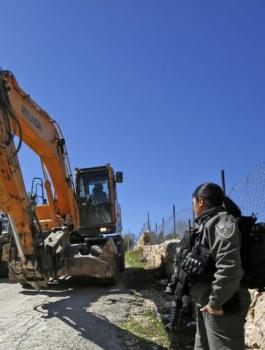 تجريف اراضي المواطنين في بديا 