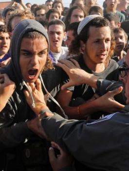 طرد مستوطنين من اراض فلسطينية 