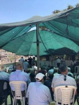 d-shasha-233-اخبار-فلسطين-مقدسيون-يؤدون-الجمعة-في-خيمة-الاعتصام-بسلوان-تنديدا-بسياسة-هدم-المنازل