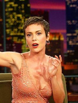 نجمة أميركية تتسبب في "عاصفة نسائية" على مواقع التواصل