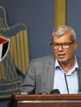 قراقع يعلن أن الأسرى الإداريين سيبدأون بالاضراب عن الطعام الشهر المقبل