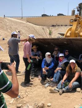 هدم الخان الاحمر في القدس 