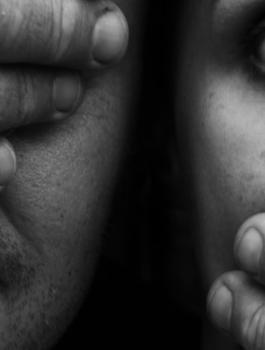 التحقيق مع شابين مقدسيين اغتصبا شقيقتهما وهي بعمر 5 سنوات