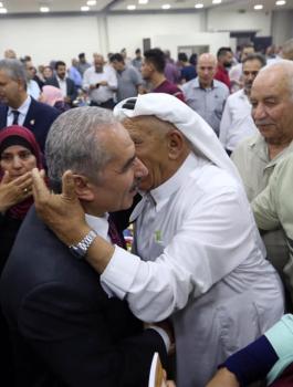 اشتيه وعائلات الشهداء والأسرى 