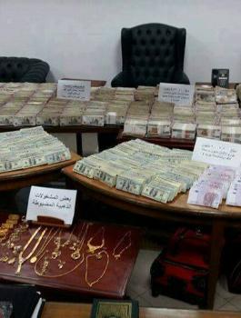 ملايين الدولارات في منزل مسؤول مصري 