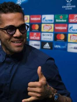 داني ألفيش ينتقل لباريس سان جيرمان