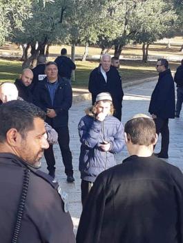 وزير الزراعة الاسرائيلي يقتحم الأقصى 