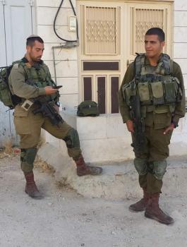 اغلاق منزل في الخليل 