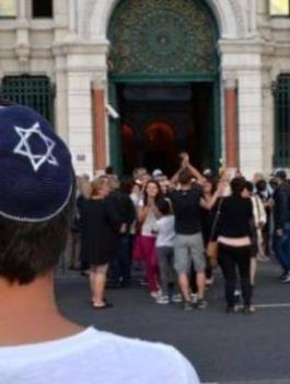 مصنع للخياطة في غزة  يصدر القلنسوة اليهودية