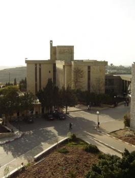 نقابة العاملين في الجامعات الفلسطينية تهدد بإعلان الاضراب المفتوح