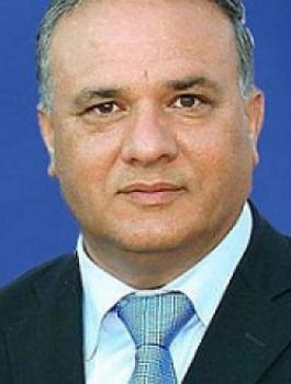 صرف مساعدات نقدية للأسر السورية في قطاع غزة