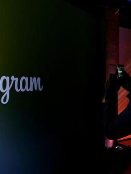 متصفحو إنستجرام معرضون لفقدان شهية الطعام.. لماذا؟