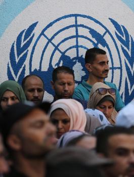 فصل موظفي وكالة الاونروا في غزة 