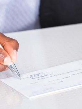 سلطة النقد تتخذ اجراءات بشأن الشيكات المرتجعة